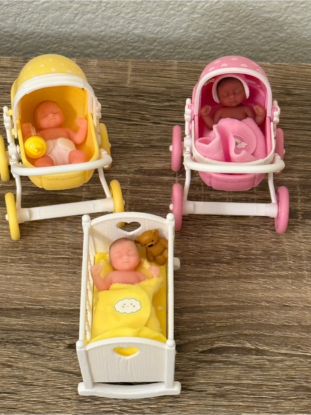 Zuru My Mini Baby Series 1 Strollers (yellow & pink) & Cradle Bundle